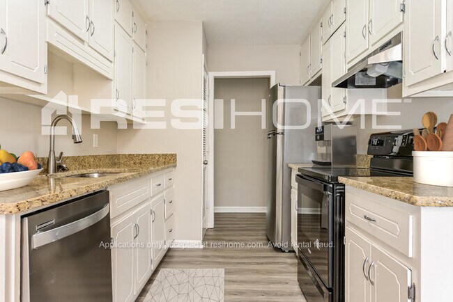 Foto del edificio - 6478 Bobolink Ct