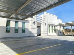 Building Photo - 3808 Bella Costa Dr