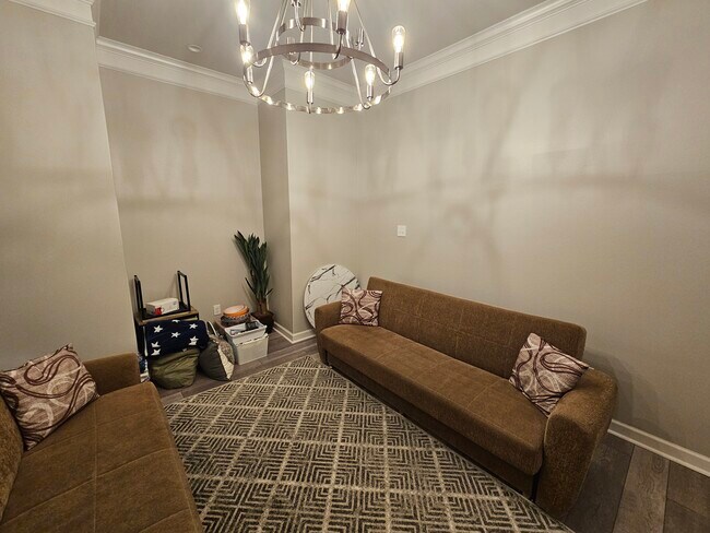 Foto del edificio - 9740 Oak Forest Ln