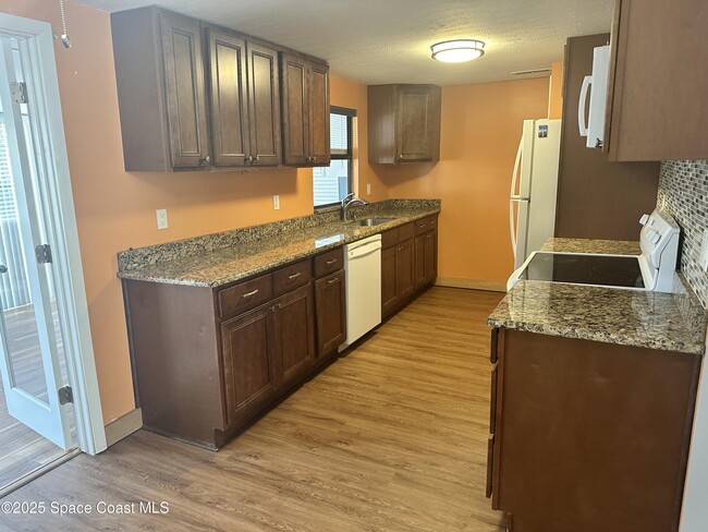 Foto del edificio - 230 Island Beach Blvd