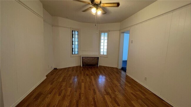 Building Photo - 350 Pelton Ave