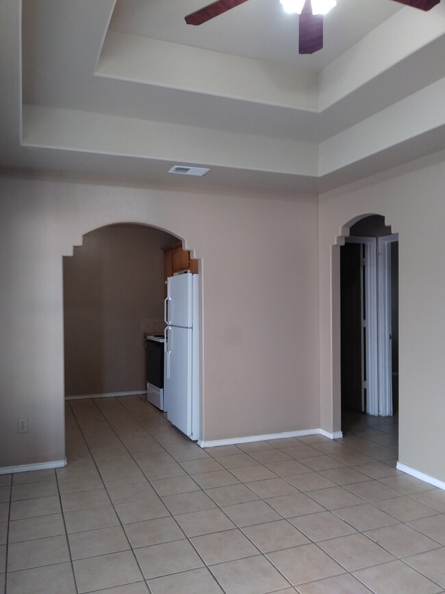 Building Photo - 714 Sonesta Dr