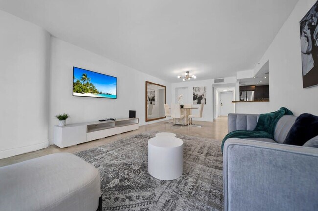 Foto del edificio - 1717 N Bayshore Dr