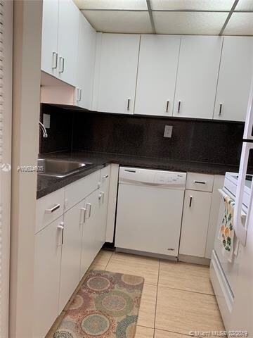 Building Photo - 9688 Fontainebleau Blvd