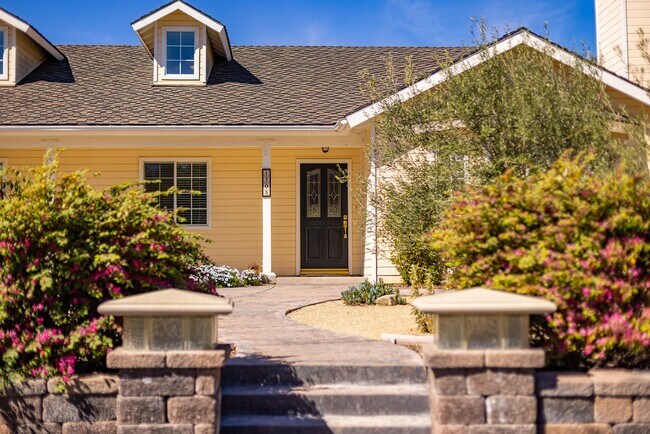 Building Photo - Outdoor living at its best