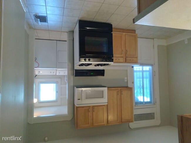 Foto del edificio - 2 br, 1 bath Townhome - 2310 E. 12th Street