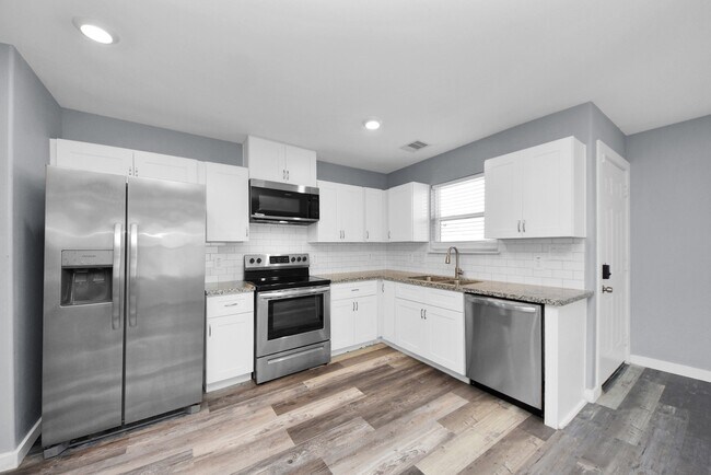 Foto del edificio - 618 Maple Way St