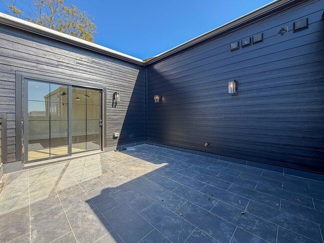 Building Photo - 4161 Cocos Wy