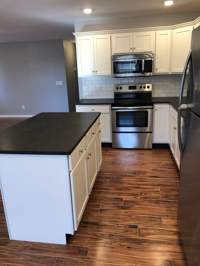 Building Photo - Recently Renovated Home for Lease in Hills...
