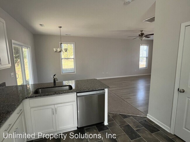 Foto del edificio - 3 br, 2.5 bath House - 1301 Putnam Dr NE