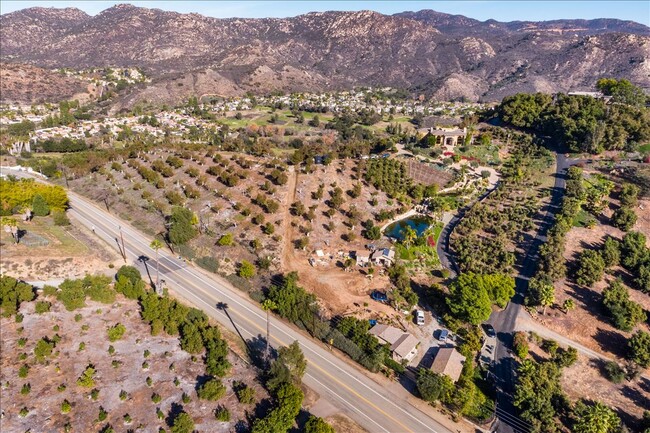 Foto del edificio - 1650 Cloverdale Rd