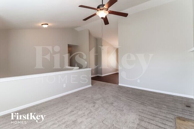 Building Photo - 40 Chimney Springs Dr SW