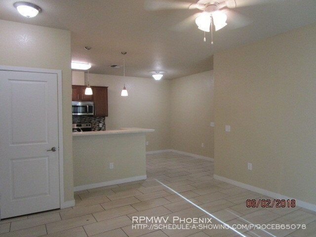Building Photo - 2525 E Siesta Ln