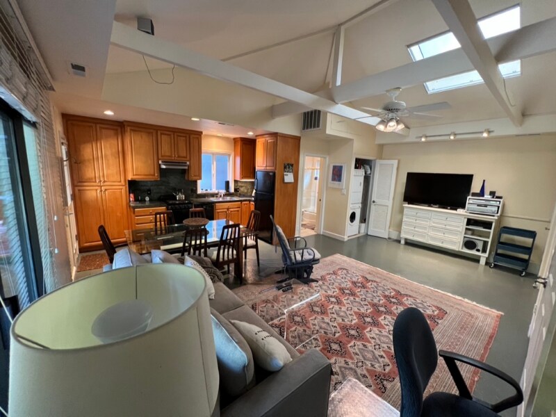 156 E Creek Dr, Menlo Park, CA 94025 House for Rent in Menlo Park, CA