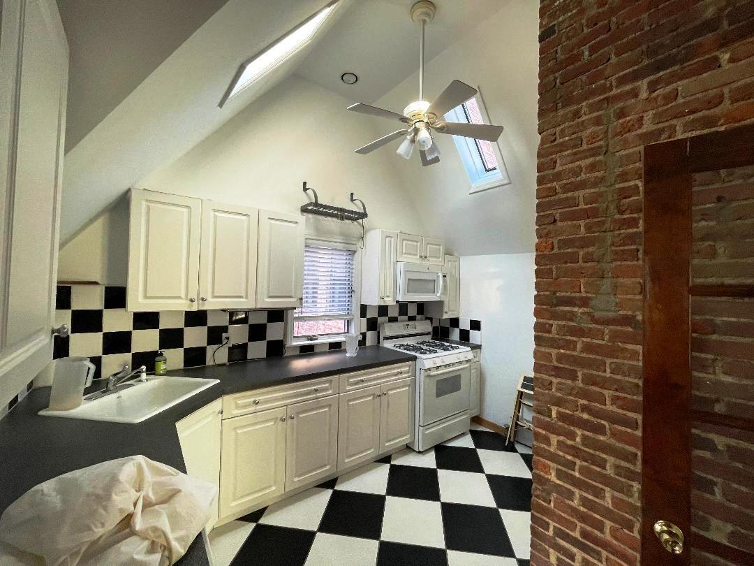 Foto principal - 1368 E 14th St