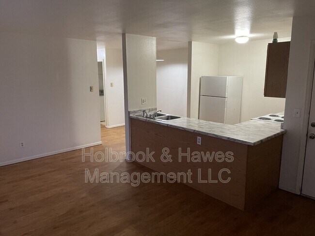 Building Photo - 4531 Boardwalk Dr