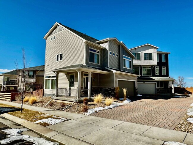 Building Photo - "Charming and spacious 3-Bed Sanctuary with 2.5 Baths the Reunion Community in Commerce City!"