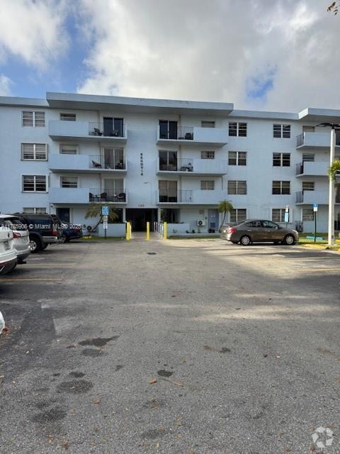Building Photo - 1221 SW 122nd Ave