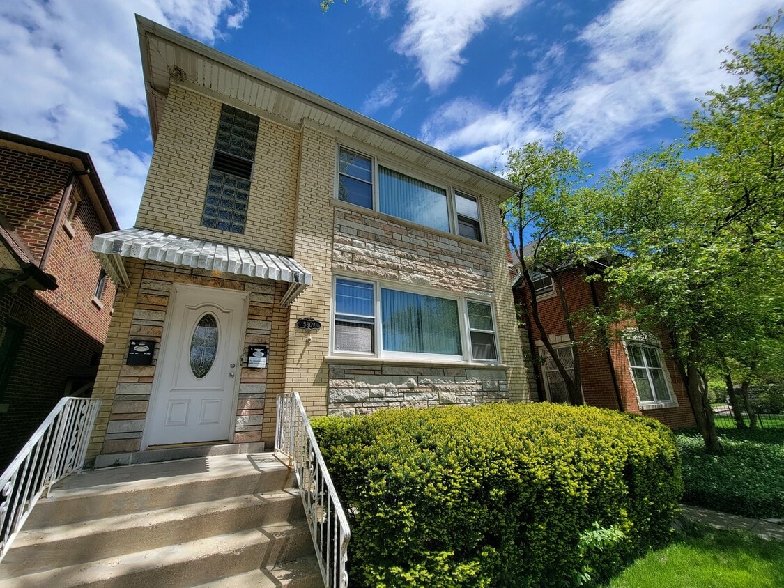 Primary Photo - 5809 N Whipple St