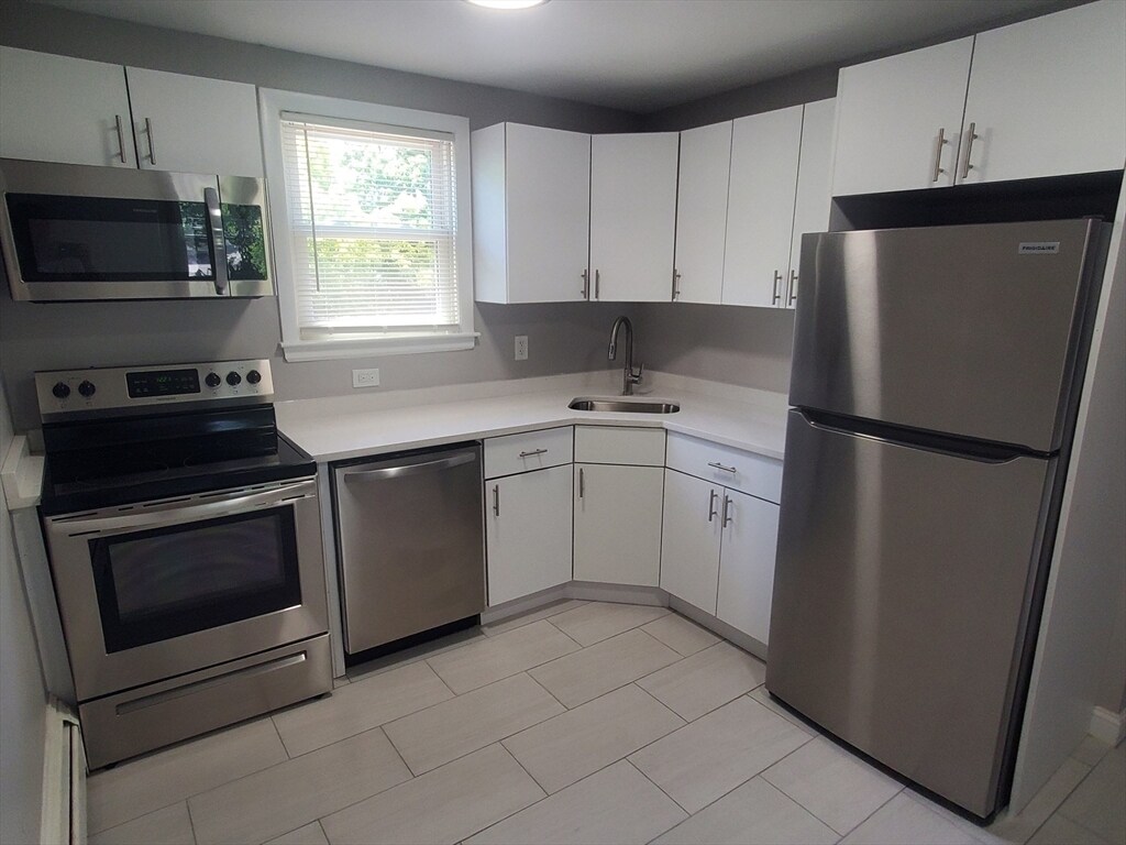 Primary Photo - 433 Sea St