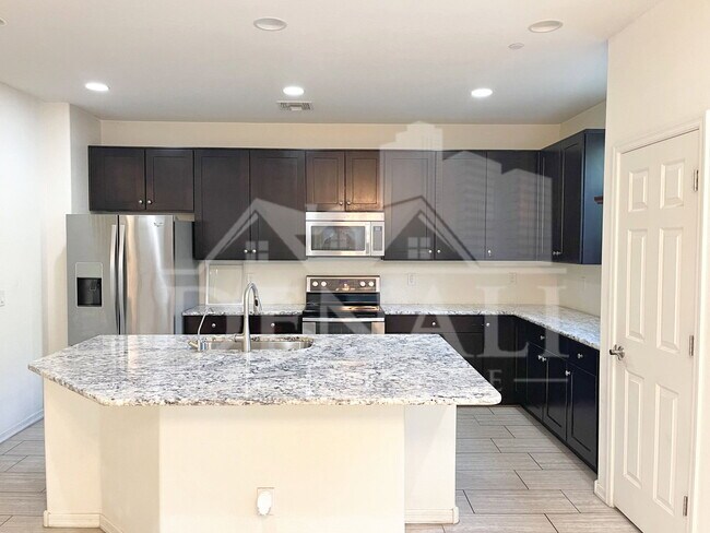 Foto del edificio - 4737 E Betty Elyse Ln