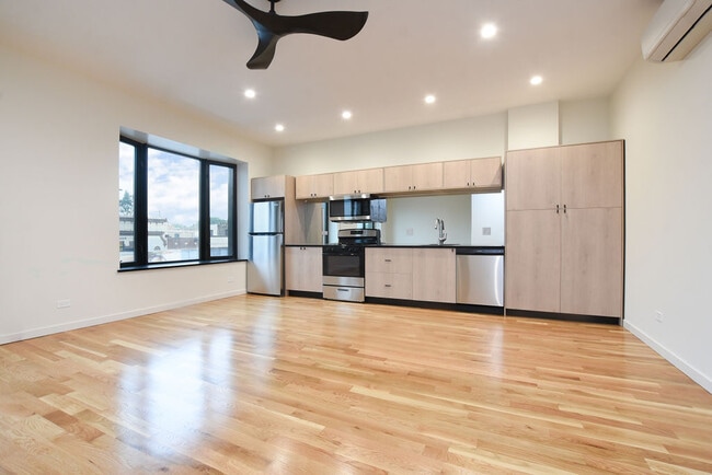 Building Photo - 3429 W Fullerton Ave