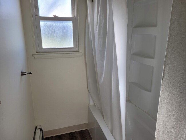 Bathroom - 104 Hazelwood Dr