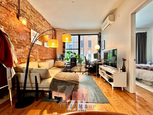 Foto del edificio - 72 Willoughby St