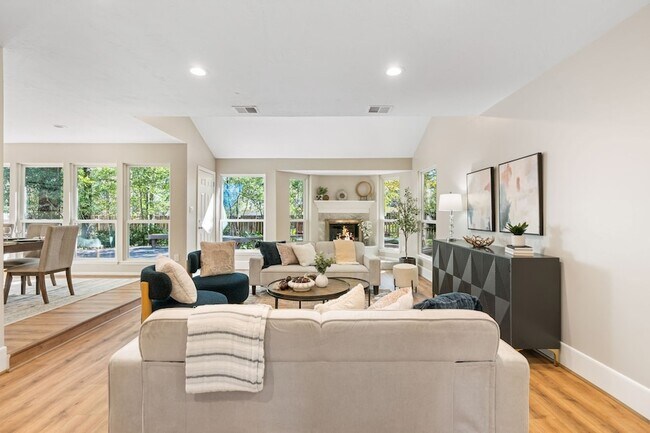 Foto del edificio - 1936 Foxtail Pl