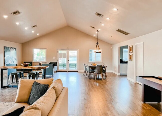 Casa club - The Willows Townhomes