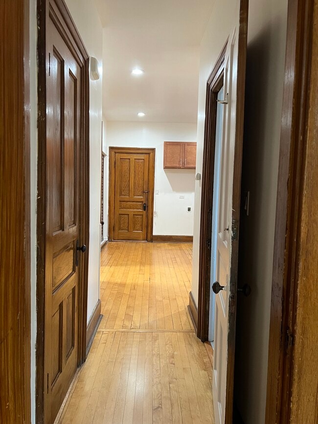 Building Photo - 2112 W 23rd St