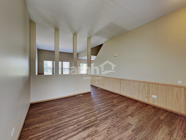 Foto del edificio - 1708 Lake Pointe Ct