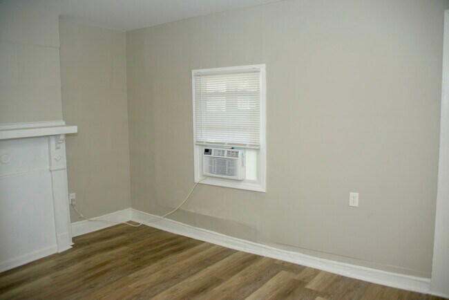 Foto del edificio - 218 E Seventh St