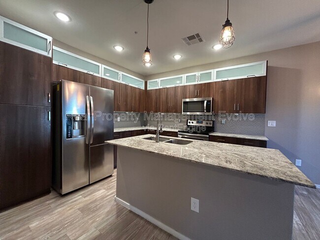 Foto del edificio - 2329 E Hidalgo Ave