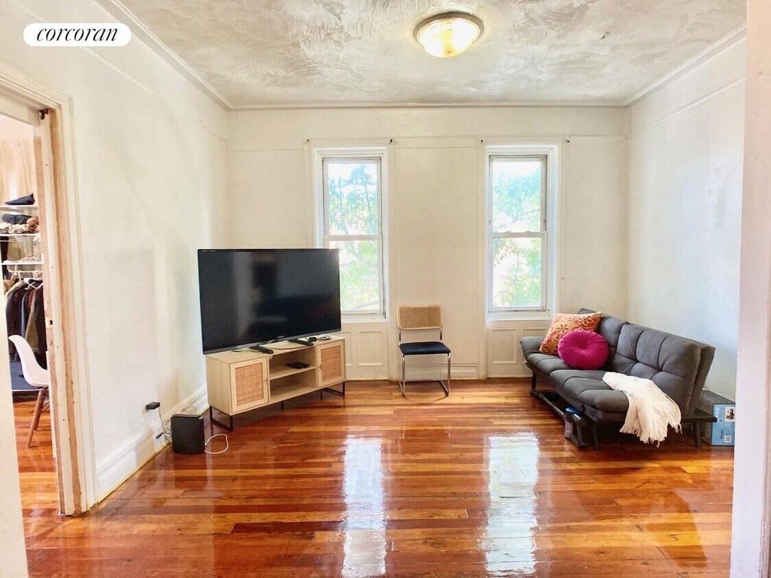 Foto principal - 216 Winthrop St