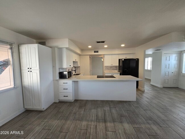 Building Photo - 5117 W Acoma Dr