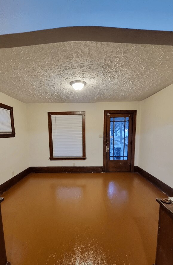 Foto del edificio - 98 E Mapledale Ave