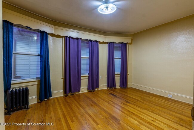 Foto del edificio - 921-923 Clay Ave