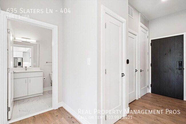 Photo - 635 Slaters Ln Apartment