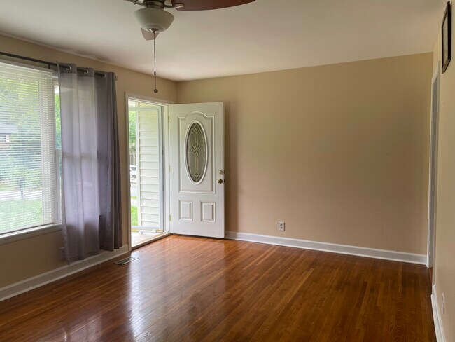 Building Photo - 4021 Darlene Dr