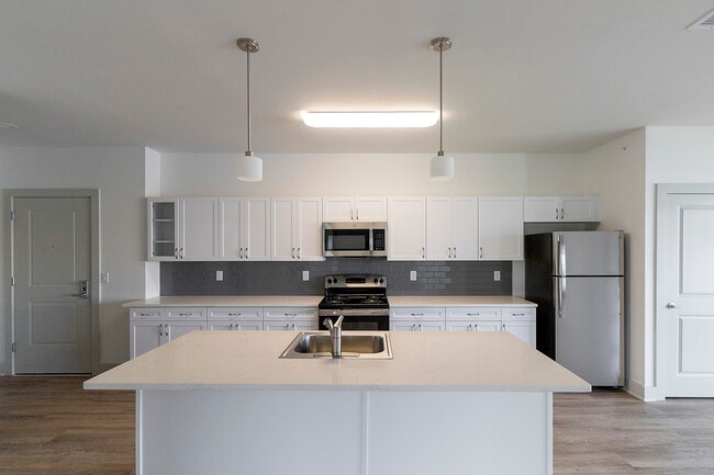 Building Photo - DeLaet's Landing
