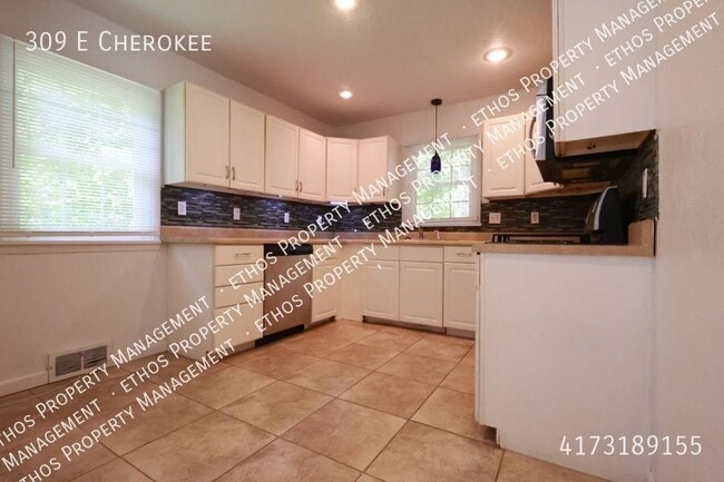Building Photo - 309 E Cherokee-