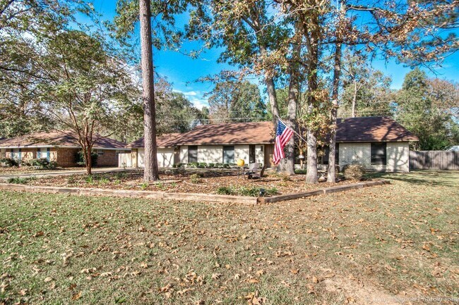 Building Photo - Haughton LA Country Place Subdivision 2000...