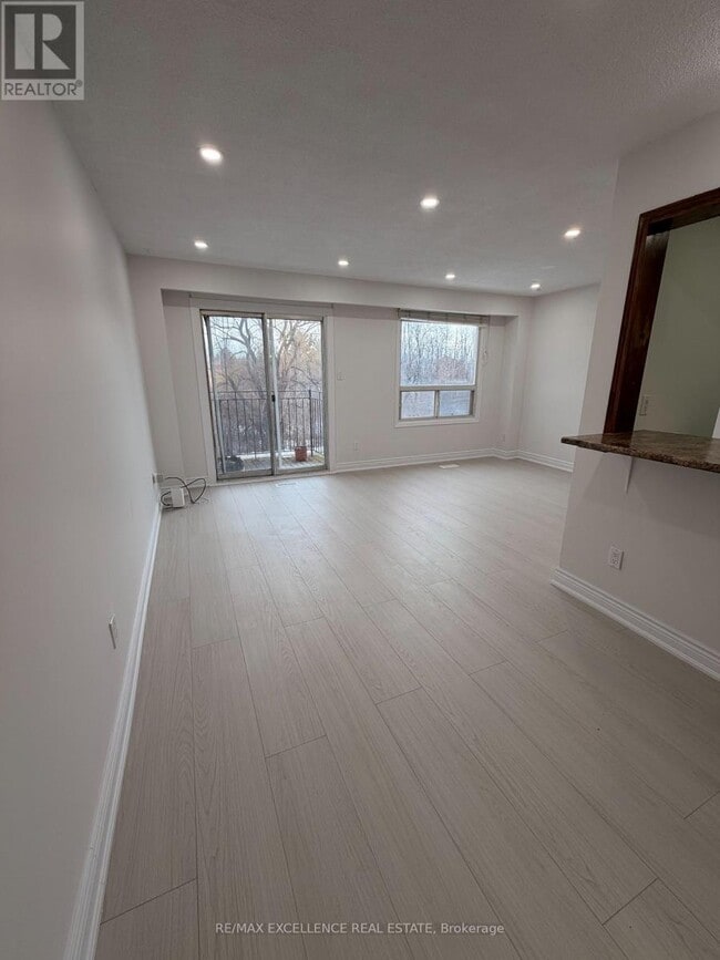 Photo du bâtiment - 42 Foster Crescent