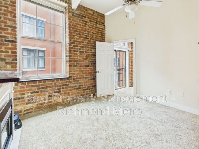 Foto del edificio - 1321 1/2 E. Main St.