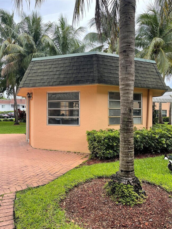 Foto del edificio - 770 SE 2nd Ave