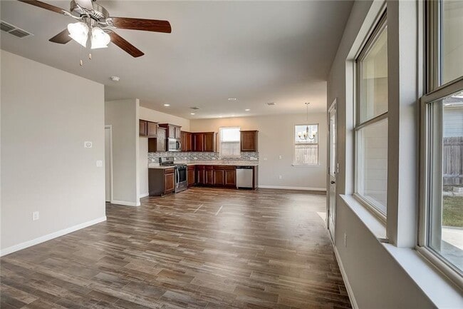 Foto del edificio - 162 Guemal Rd