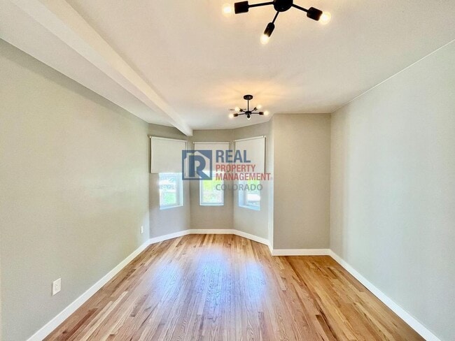 Foto del edificio - 2555 N Clarkson St