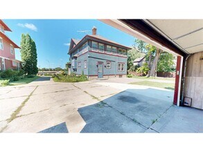 Building Photo - 216 Litchfield Ave SE