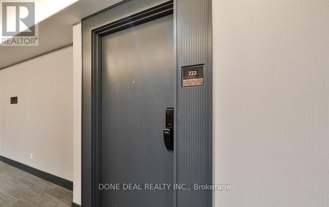 Building Photo - 405 Dundas St W